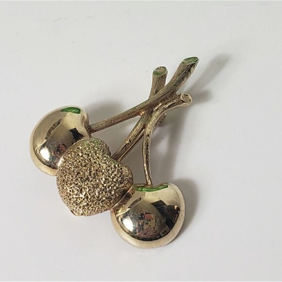 VINTAGE Goldtone Cherries Brooch Pin - Picture 2 of 8